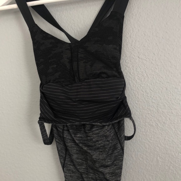 Lululemon Sz 4 Gray Black Tank - Picture 5 of 8